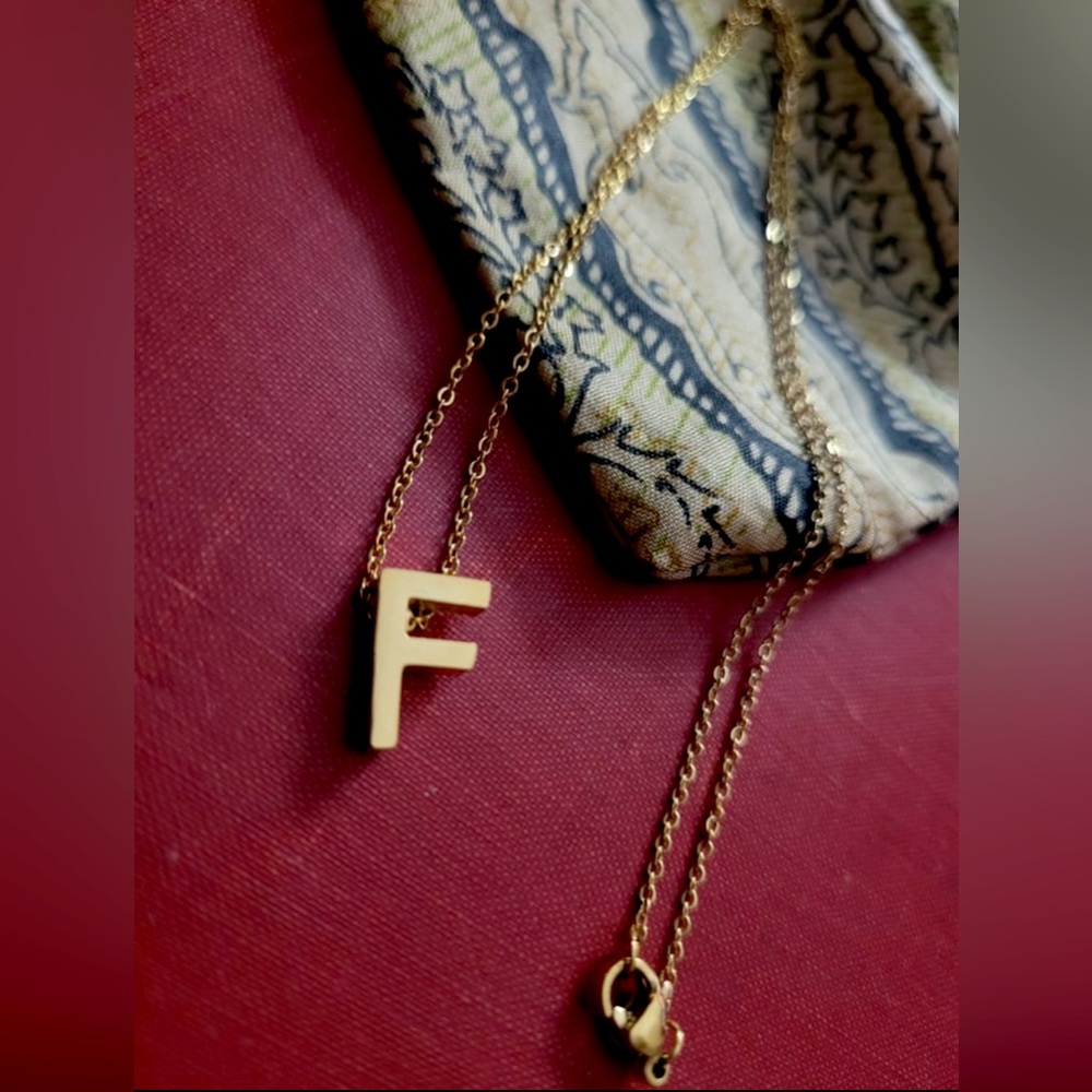 New Letter F Necklace Gem